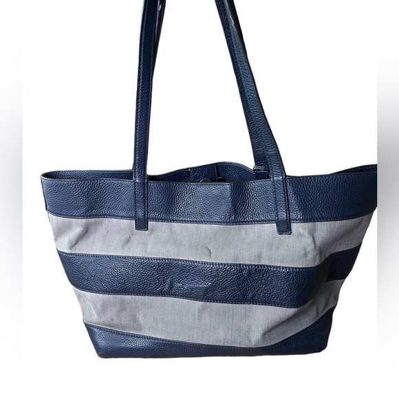 Michael Kors Striped Large Canvas Bag - Picture 2 of 4